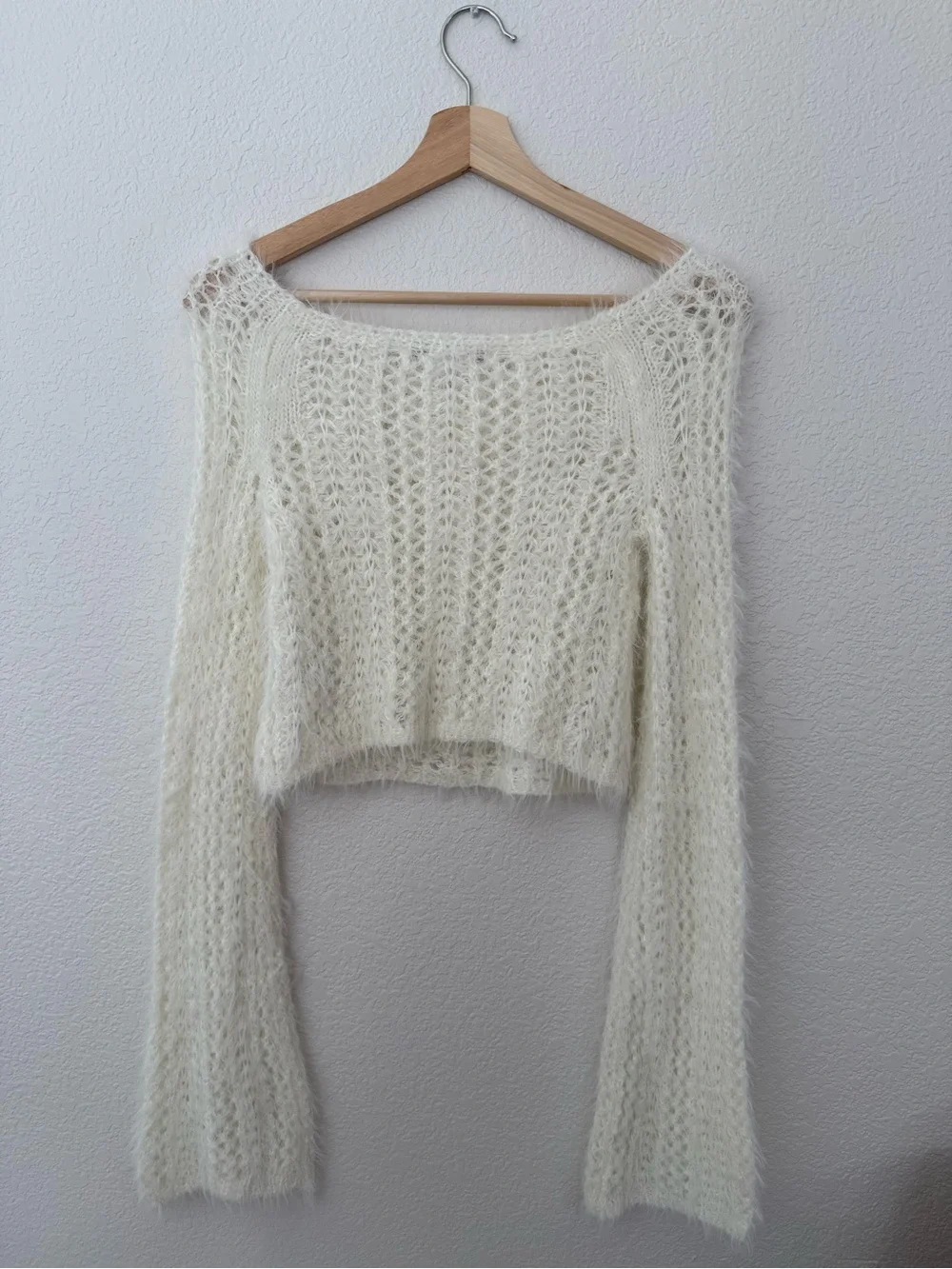Kimchi Blue Urban Outfitters Ivory Fuzzy Open Knit Cropped Sweater S